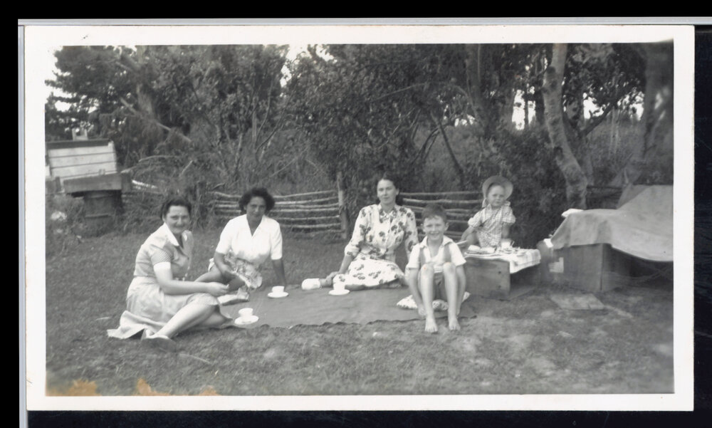 Waiomio - Mrs Wotherspoon and children :