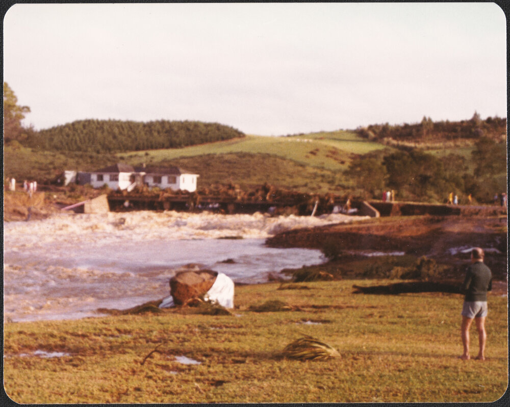Bridge and Cherry Park House