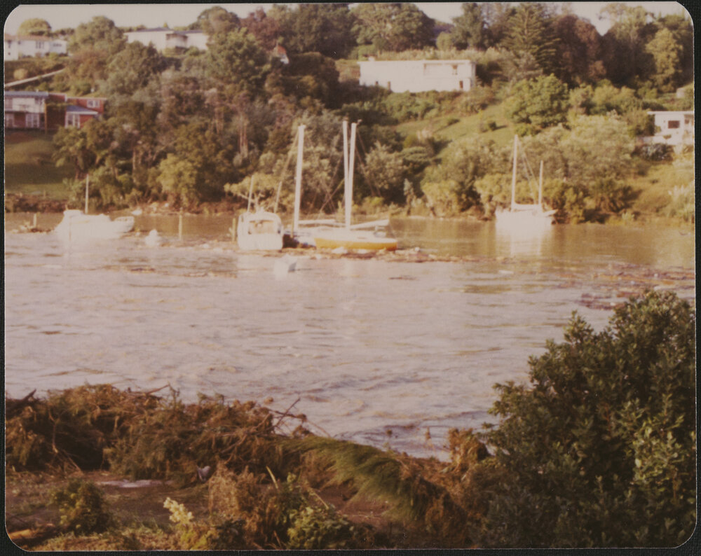 Five yachts at Waipapa Landing