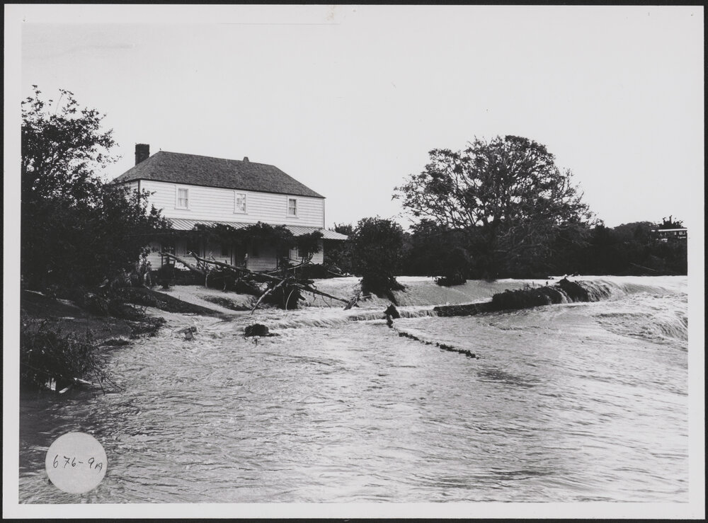 Kemp House in flood (2)