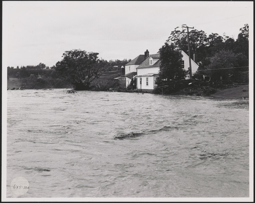 Kemp House in flood (1)