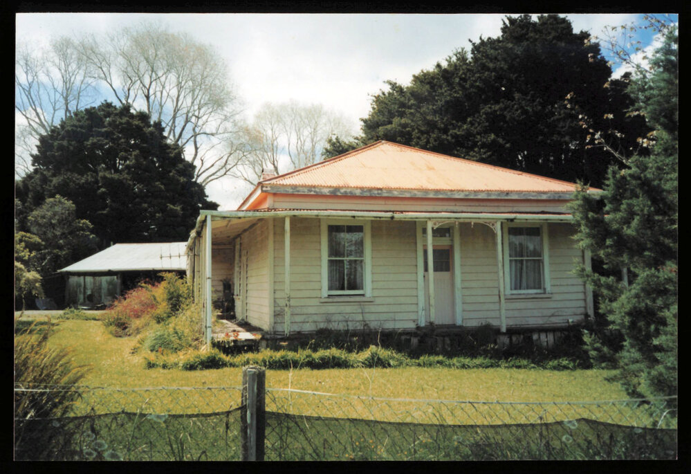Photograph of a house in Broadwood