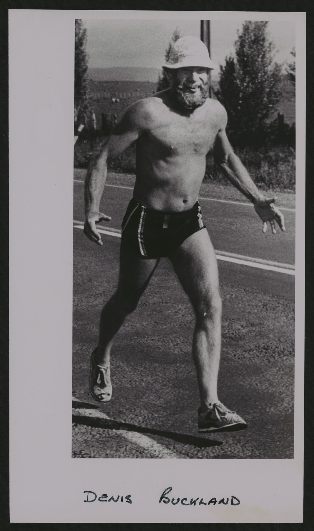 Runners (3)