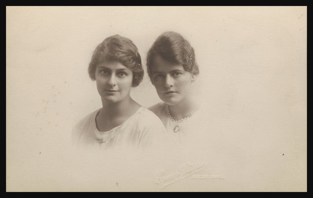 Owen Fullers sisters