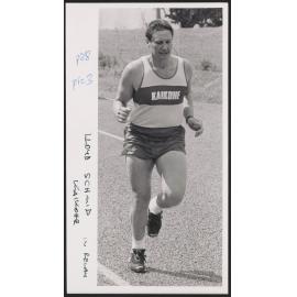 Runners (77)