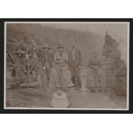 Gumdiggers at Pungaere